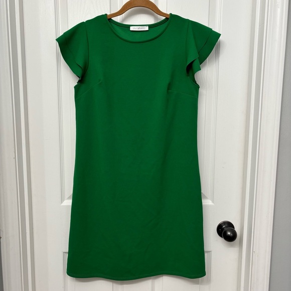 Ces Femme Dresses & Skirts - Ces Femme Green Shift Dress | Women’s Small | Flutter Sleeve Sheath